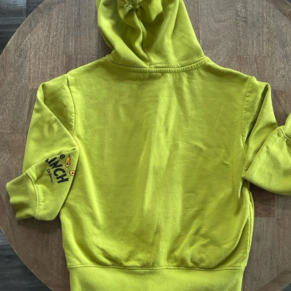 Children's The Grinch zip-up hoodie Medium (8)